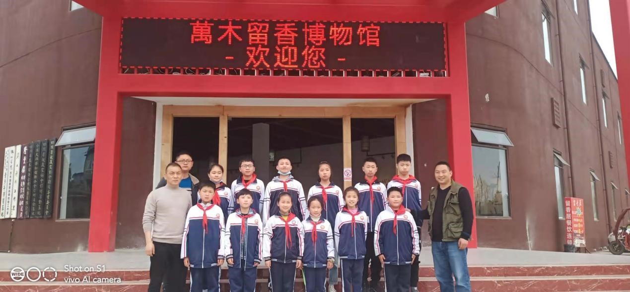 彭州市文翁丹景学校开展手工制作劳动实践活动